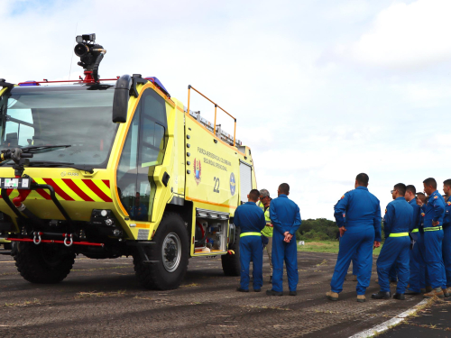 Nuevo vehículo contra incendios fortalece la Seguridad Operacional