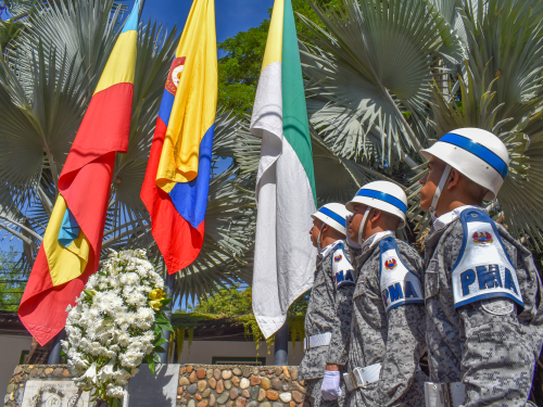 Desde Puerto Salgar, la Fuerza Aeroespacial conmemoró el día del Héroe Nacional 
