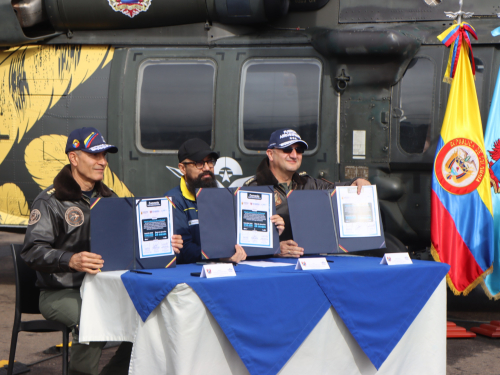 Llega a Colombia el Firehawk, uno de los helicópteros más versátiles del mundo en atención de emergencias