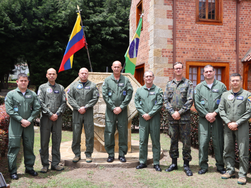 Reunión Bilateral con la Fuerza Aérea Brasilera fortalece cooperación regional