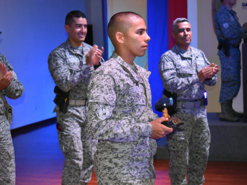 Caleño obtuvo primer puesto en Curso de Seguridad y Defensa de Bases
