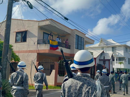 Desfile patriótico en San Andrés celebra la Batalla de Boyacá