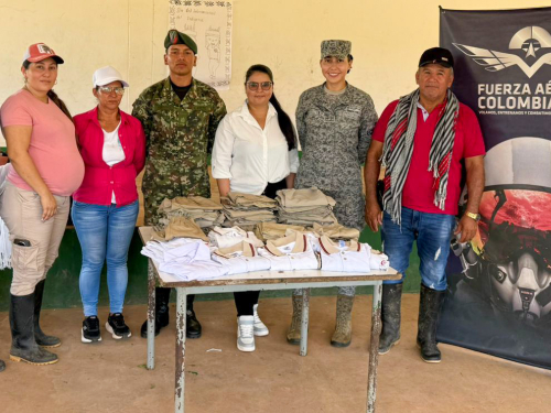 Entrega de uniformes escolares fortalece educación en Güerima
