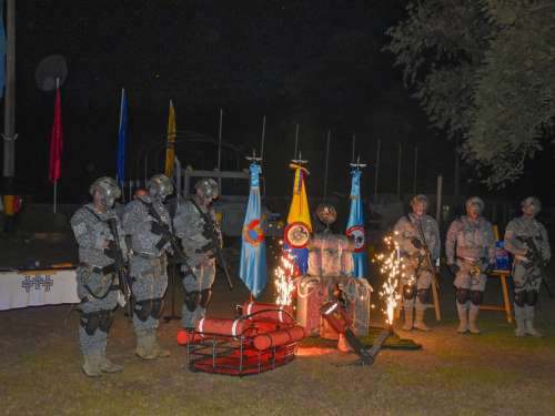 Durante misiones desafiantes, los rescatistas de la Fuerza Aeroespacial salvan vidas