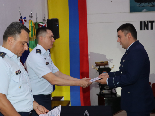Escuela de Helicópteros gradúa a cuatro Oficiales chilenos como pilotos militares