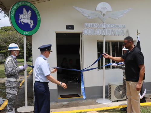 Laboratorio de inglés entregado por Embajada Americana fortalecerá capacidades en este idioma