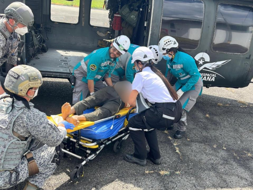 indígena es evacuado de urgencia