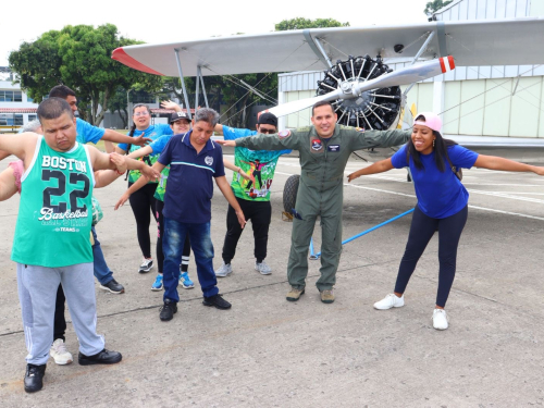 Experiencia aeronáutica impulsa inclusión de población caleña en condición de discapacidad