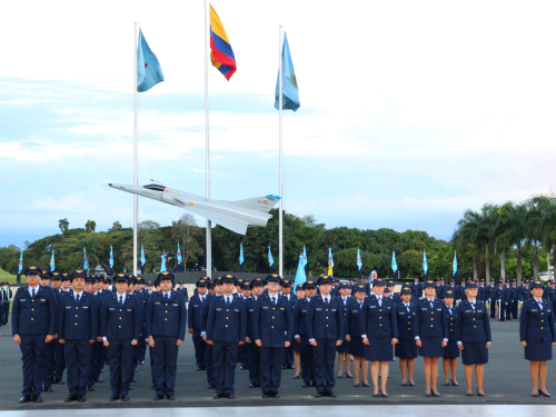 Nuevos Subtenientes al servicio de la Nación como Profesionales Oficiales de Reserva