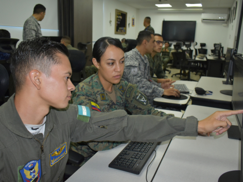 Militares de países aliados culminaron capacitación en Colombia sobre Defensa Aérea Nacional