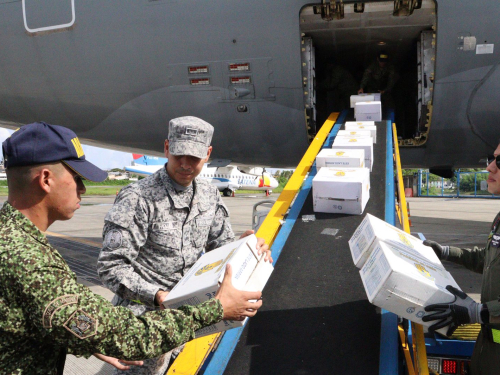 FAC transporta 22 toneladas de ayuda humanitaria a San Andrés por Tormenta Tropical Melissa FAC transporta 22 toneladas de ayuda humanitaria a San Andrés por Tormenta Tropical Melissa