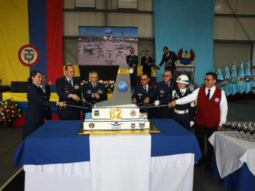 Con una ceremonia militar, el Comando Aéreo de Transporte Militar-CATAM conmemoró 62 años al servicio de la nación, siendo ejemplo de excelencia en el desarrollo de operaciones militares, misiones humanitarias, y participación activa en ejercicios internacionales, fortaleciendo la interoperabilidad de la Fuerza Aeroespacial ante el mundo. 