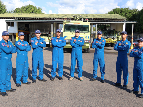 Entre el fuego y el deber: la heroica labor de bomberos aeronáuticos