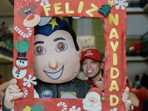 Unidos por la gratitud y el servicio en el Archipiélago