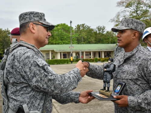 Joven Guajiro obtiene el primer puesto en el cuarto curso de soldados profesionales