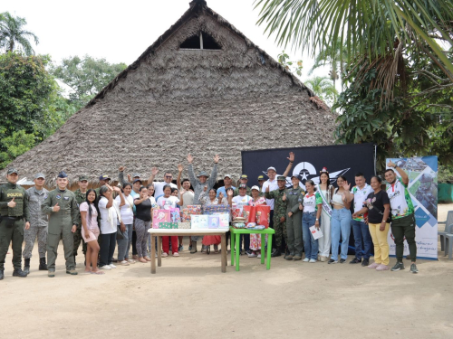 La alegría de la novena navideña iluminó a Solano con más de 1.500 regalos