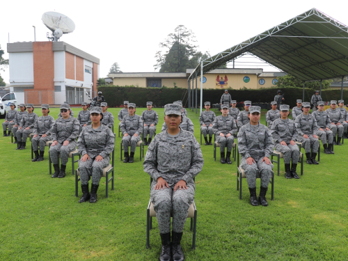Un nuevo hito en la Fuerza Aeroespacial: Primer contingente de mujeres culmina su servicio militar