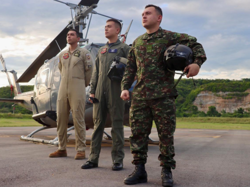 Tres historias, tres jóvenes un sueño, convertirse en piloto de helicóptero