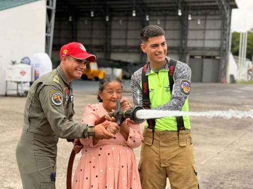 Adultos mayores vivieron una experiencia de bienestar y cercanía institucional
