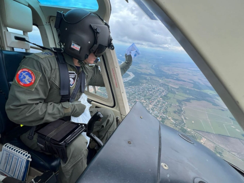 Desde el aire se impulsa la prevención del reclutamiento a menores