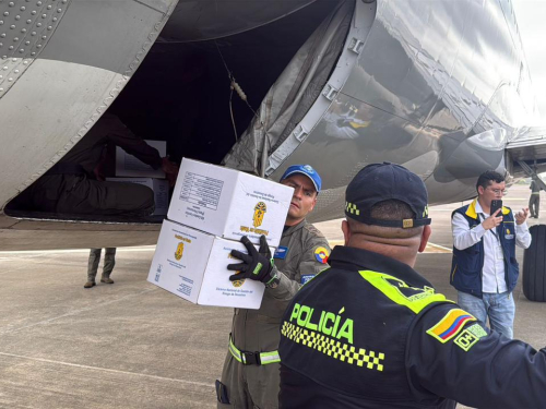 Fuerzas Militares refuerzan atención a emergencia por inundaciones en Colombia