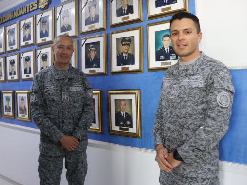 Develación del Óleo del Excomandante del Comando Aéreo de Mantenimiento