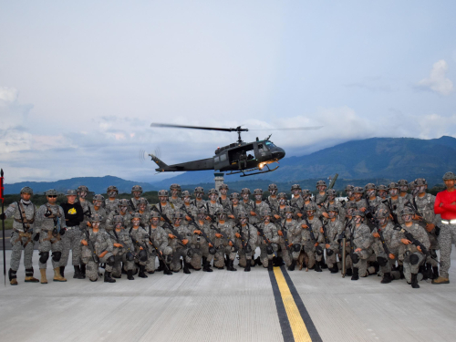 Entrenamiento militar permite llegar a zonas apartadas cuando la comunidad lo necesita