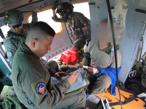 Evacuación aeromédica de alta complejidad salva una vida en la Sierra Nevada de Santa Marta