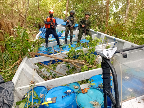 Fuerzas Militares de Colombia impiden que cargamento de cocaína llegue a Centroamérica
