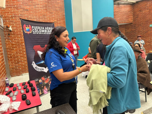 Gafas formuladas mejoran la salud visual de la comunidad en Villapinzón, Cundinamarca