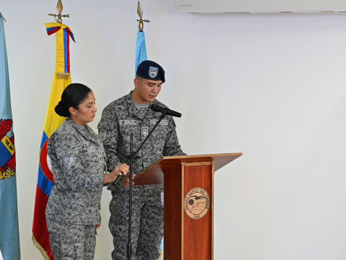 Imposición de boinas consolida al curso 02 de soldados profesionales en San Andrés