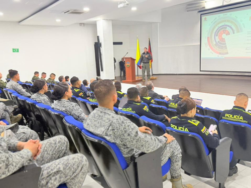 Fortalecen acompañamiento a víctimas militares en jornada de capacitación