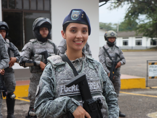 Teniente Sierra: mujer valiente al servicio de la nación