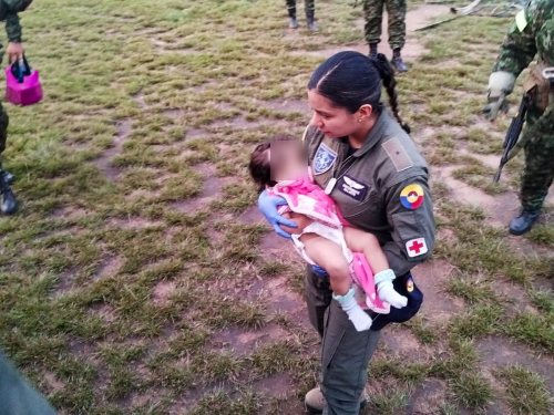 Menor indígena trasladada en helicóptero Huey II tras accidente en Cumaribo, Vichada