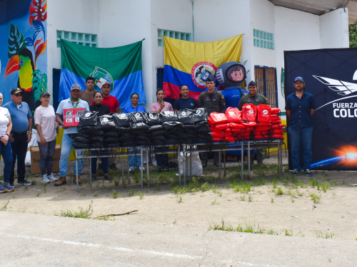 Kits escolares fortalecen procesos educativos en comunidad rural de La Dorada Caldas