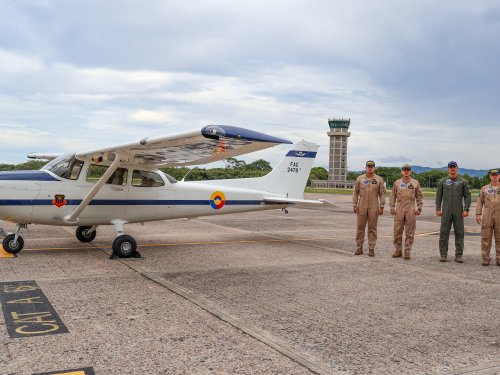“Mi padre me acompaña en cada vuelo”, expresó nuevo piloto militar