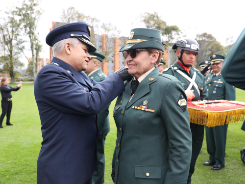 Ceremonia militar enaltece los 42 años de los Profesionales Oficiales de Reserva