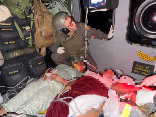 Evacuación aeromédica nocturna permitió atención médica a mujeres lesionadas en Urrao