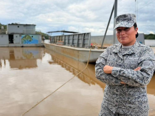 Íntegra, apasionada y valiente: mujer militar que honra la Fuerza Aeroespacial Colombiana