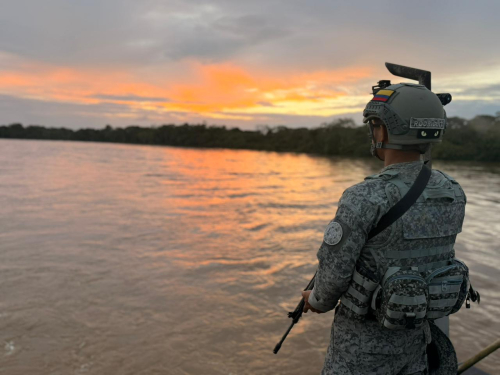 Patrullajes fluviales fortalecen seguridad en el río Orteguaza