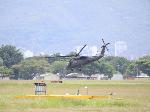 Capacidades aéreas acompañan movilidad sobre la vía Panamericana en el suroccidente colombiano 