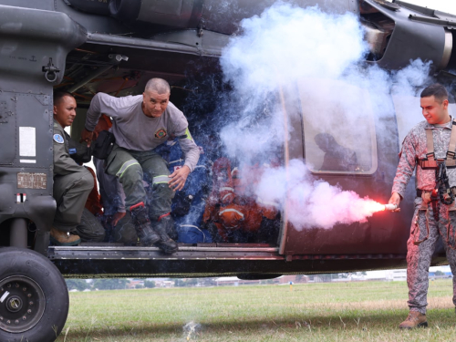 Organismos de socorro y Fuerza Aeroespacial entrenan para fortalecer coordinación operativa