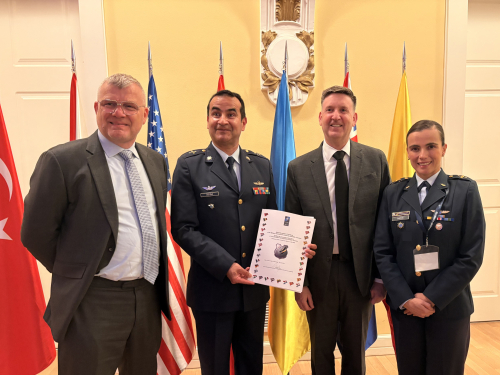 Colombia recibe reconocimiento de la OTAN como autoridad de aeronavegabilidad militar