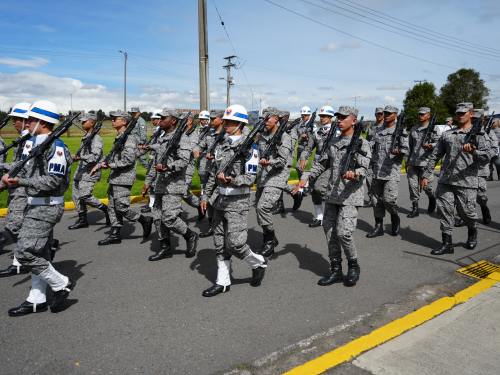 Con disciplina y honor, cadetes y militares llegan a Bogotá para celebrar la Independencia