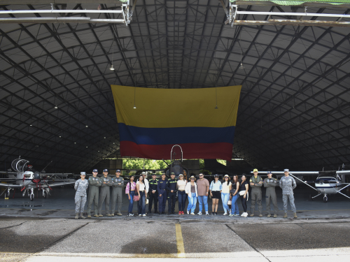 Funcionarios de Norcasia conocieron capacidades aéreas al servicio de la seguridad regional