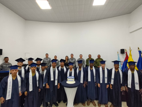 Soldados culminan su bachillerato y fortalecen su futuro para servir a Colombia
