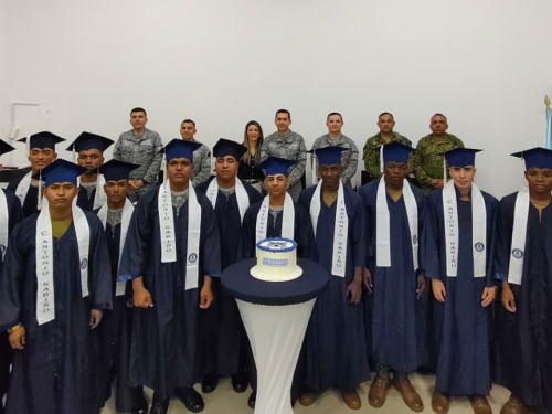 Soldados culminan su bachillerato y fortalecen su futuro para servir a Colombia