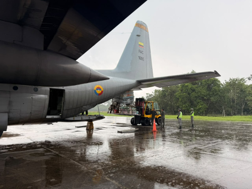La solidaridad del Amazonas llegó al Chocó en una aeronave C-130 de la Fuerza Aeroespacial