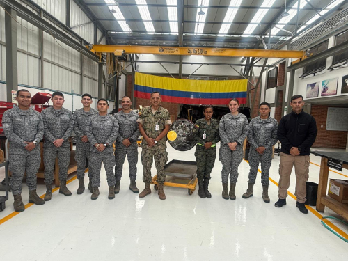 Capacitación internacional fortalece competencias aeronáuticas y estrecha la cooperación entre países aliados