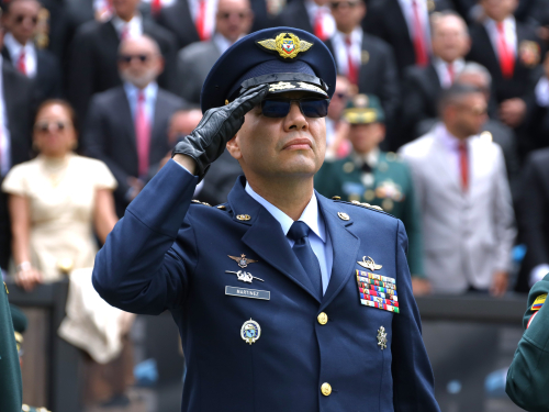 Nuevo comandante asume con honor y compromiso el liderazgo de la FAC